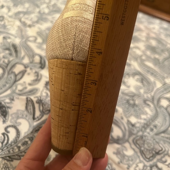 Toms Wedge Peep Toe Pump, womens size 8, excellent condition - Picture 9 of 10